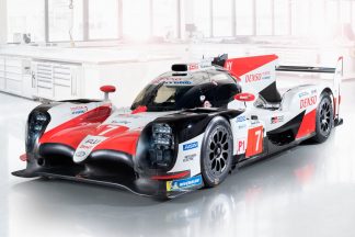 Toyota muestra el coche de Fernando Alonso para las 24 Horas de Le Mans Fernando Alonso para las 24 Horas de Le Mans