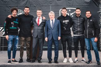 Los jugadores del Atlético de Madrid recogen sus Alfa Romeo Los jugadores del Atlético de Madrid recogen sus Alfa Romeo