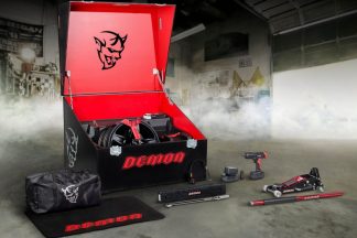 Vídeo: ¿qué contiene la caja de herramientas del Dodge Challenger SRT Demon? Caja herramientas Dodge Challenger SRT Demon