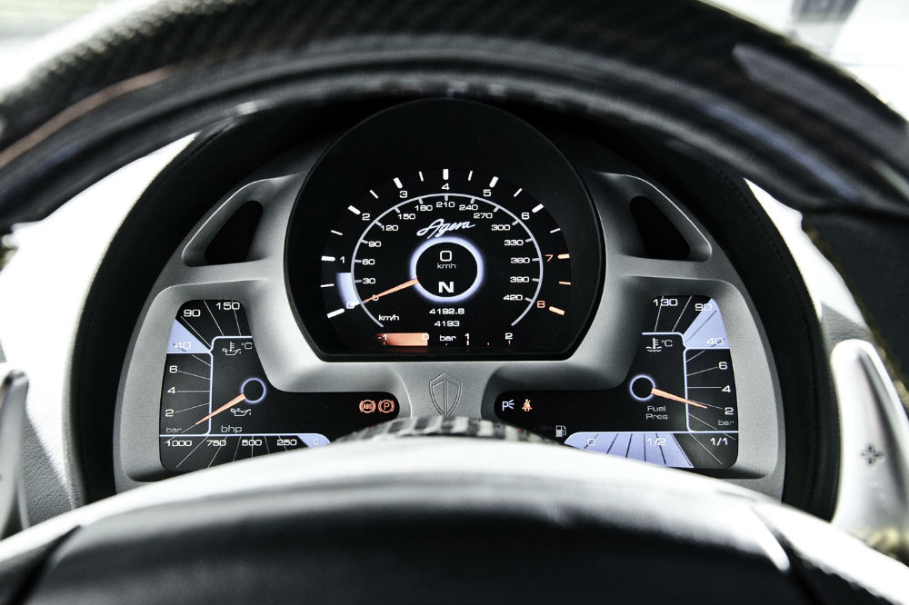 Los mejores cuadros de instrumentos de la historia Koenigsegg Agera
