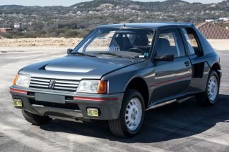 Subastan un Peugeot 205 T16 muy especial