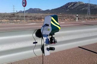 Los soportes de los radares portátiles de la DGT podrían ser ilegales Los soportes de los radares portátiles de la DGT podrían ser ilegales