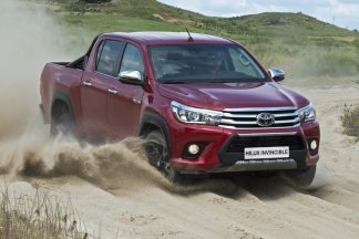 Toyota Hilux Invincible: ya disponible desde 38.270 euros