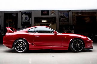 Jay Leno recibe a Cody Walker con un Toyota Supra Jay Leno recibe a Cody Walker con un Toyota Supra