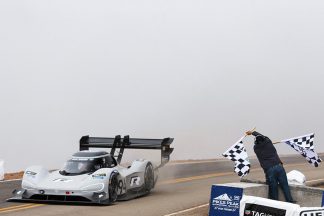 Final Pikes Peak 2018: Romain Dumas y Volkswagen ganan con tiempo récord Final Pikes Peak 2018