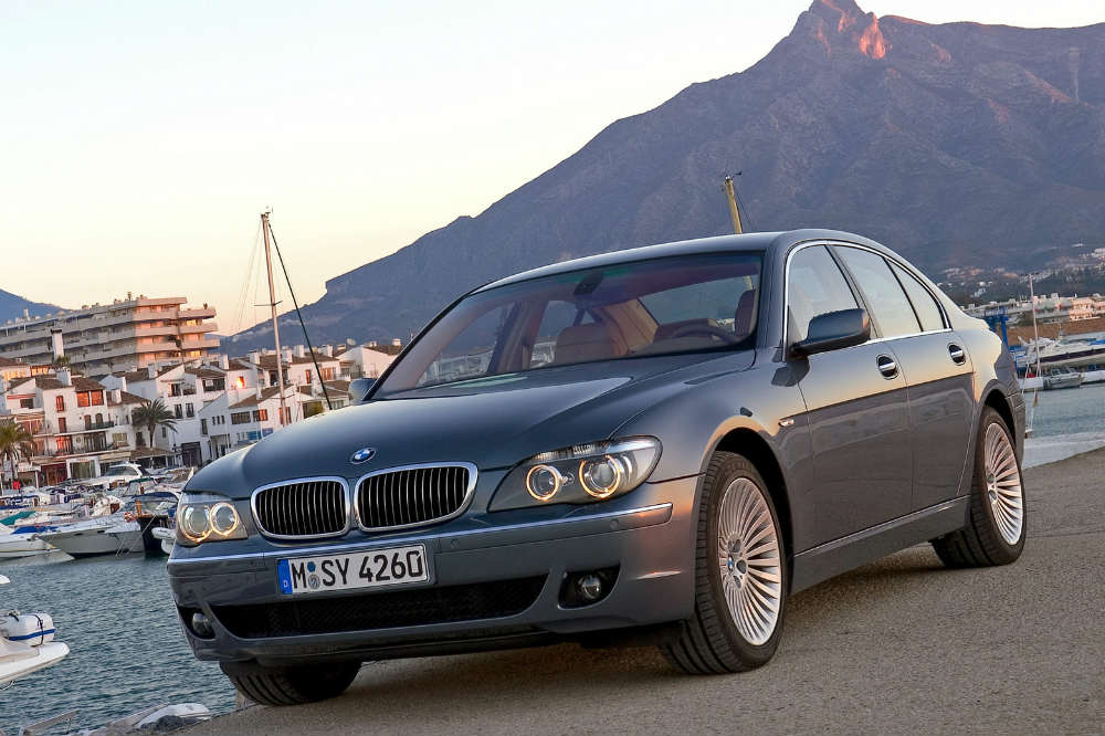 Los coches de Pierce Brosnan