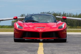 Sale a subasta un Ferrari LaFerrari con 152 km