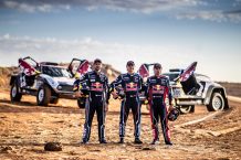 Carlos Sainz, Stéphane Peterhansel y Cyril Despres, en el Dakar 2019 con MINI Carlos Sainz, Stéphane Peterhansel y Cyril Despres MINI Dakar 2019