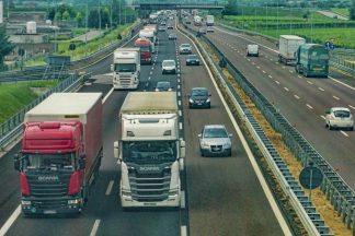 La DGT vigilará el uso del móvil con camiones y furgonetas camuflados dgt-vigilara-uso-movil-camiones-furgonetas-camuflados