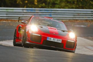El Porsche 911 GT2 RS MR bate el récord de Nürburgring con 6:40.3 Porsche 911 GT2 RS MR