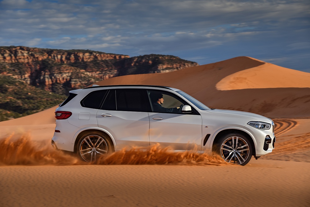 Prueba del BMW X5 2019 lateral campo Prueba del BMW X5 2019 lateral campo