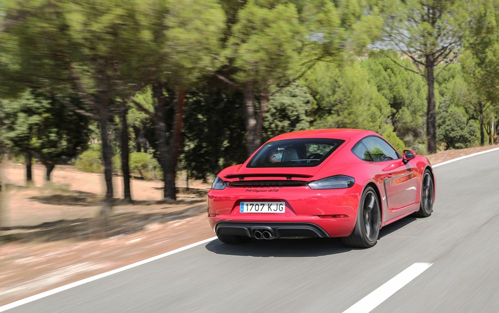 Trasera dinámica Porsche 718 Cayman GTS PDK