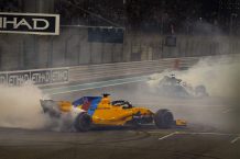 Vídeo: Alonso, Hamilton y Vettel, "un bonito homenaje" haciendo donuts donuts Alonso, Hamilton y Vettel