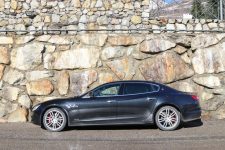 Maserati Quattroporte lateral