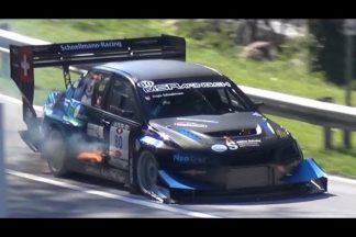Vídeo: el Mitsubishi Lancer EVO sigue siendo una bestia de carreras Mitsubishi Lancer EVO Hill Climb