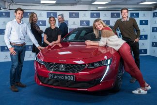 El Peugeot 508 muestra su tecnología rodeado de famosos Peugeot 508