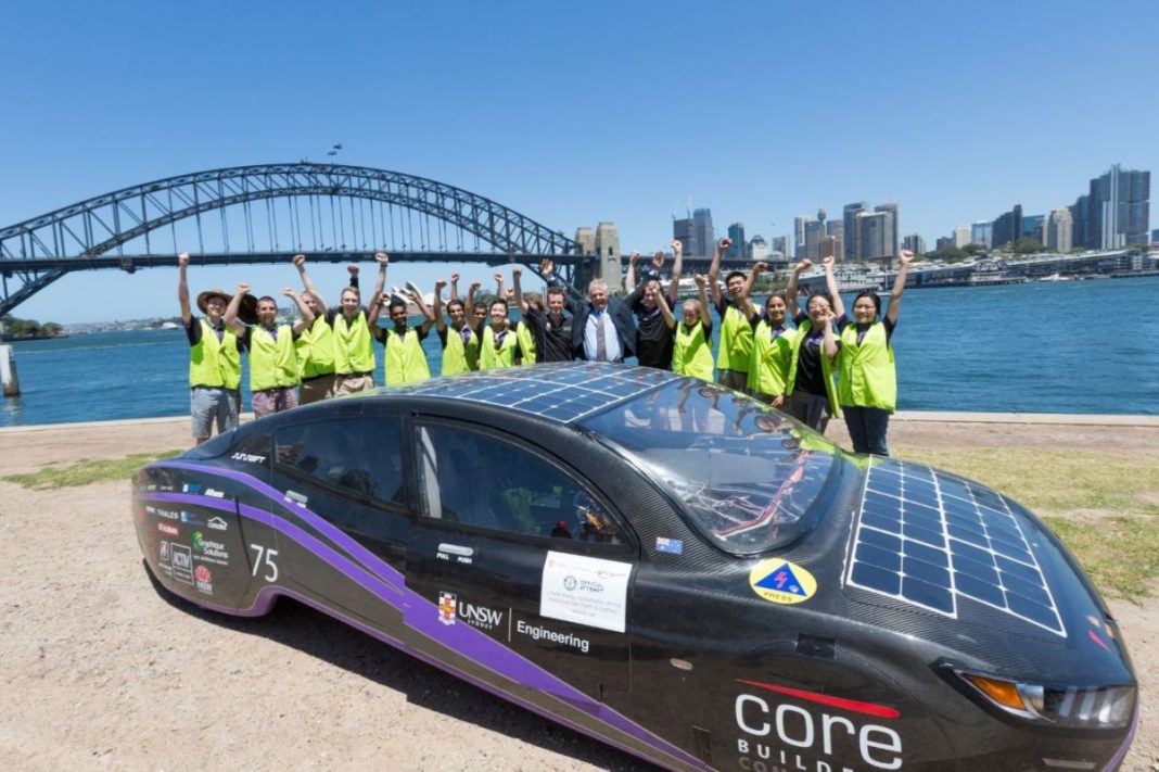 record autonomia coche solar