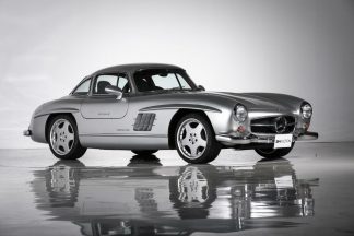 Sale a subasta un Mercedes 300 SL de 1955 actualizado por AMG
