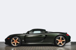 Porsche Classic restaura este Porsche Carrera GT en Oak Green Metallic Porsche Carrera GT Oak Green Metallic