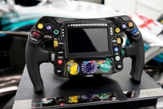 ¿Qué función desempeña cada botón de un volante de Fórmula 1? Volante Formula 1