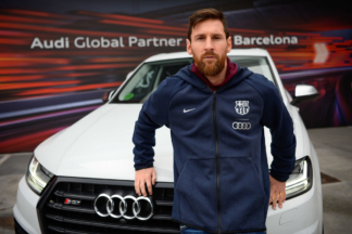 Los jugadores del FC Barcelona recogen sus Audi para 2019-2020 Los jugadores del FC Barcelona recogen sus Audi para 2019-2020