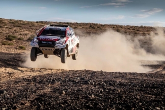 Vídeo: así ha sido la prueba de Fernando Alonso con el Toyota Hilux del Dakar Vídeo: prueba de Fernando Alonso con el Toyota Hilux del Dakar