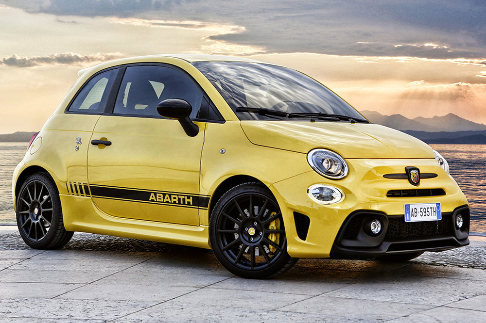 coches de produccion con imagen retro Abarth 595