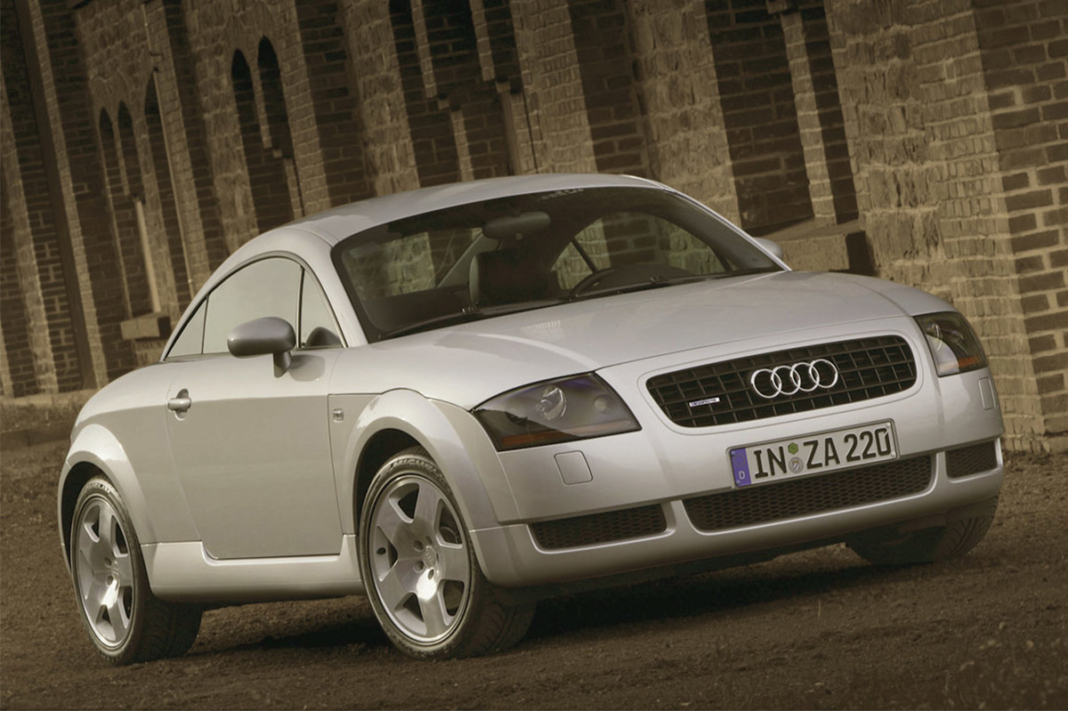 coches de produccion con imagen retro Audi tt