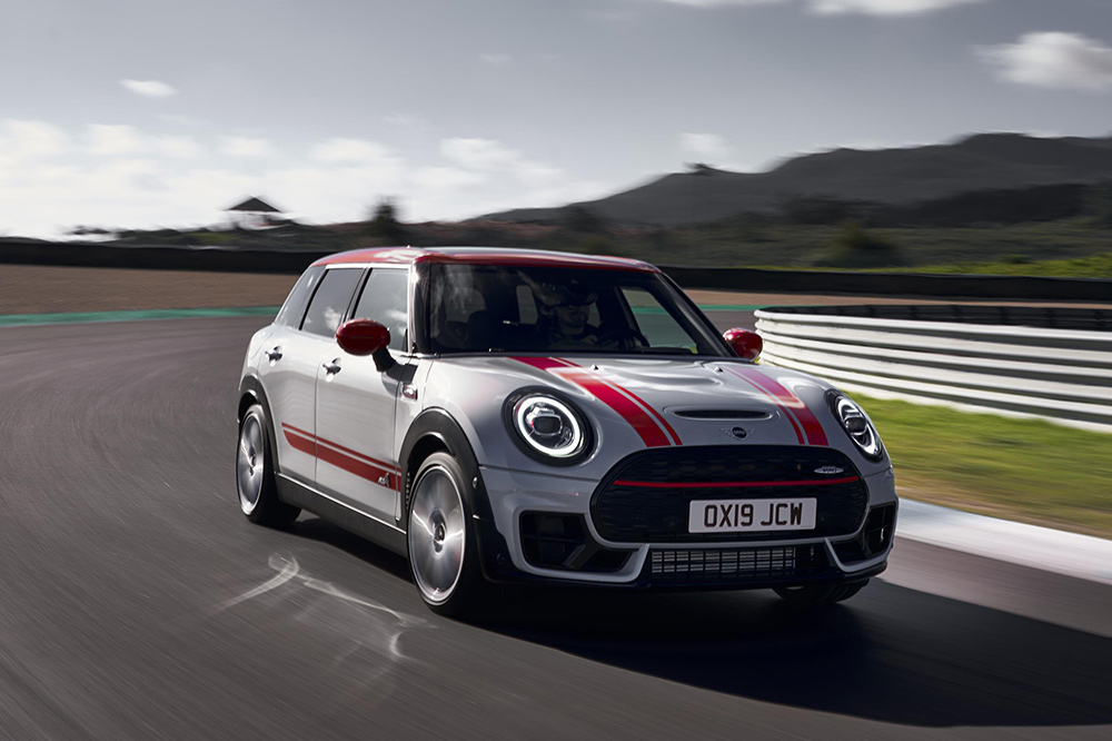 coches de produccion con imagen retro mini