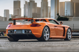 A subasta un Porsche Carrera GT único y sin estrenar