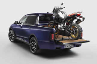 BMW X7 Pickup, prototipo que puede con una BMW F 850 GS en la bañera BMW X7 Pickup