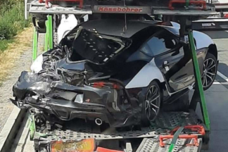 Los primeros Toyota Supra europeos, destrozados mientras eran transportados en camión