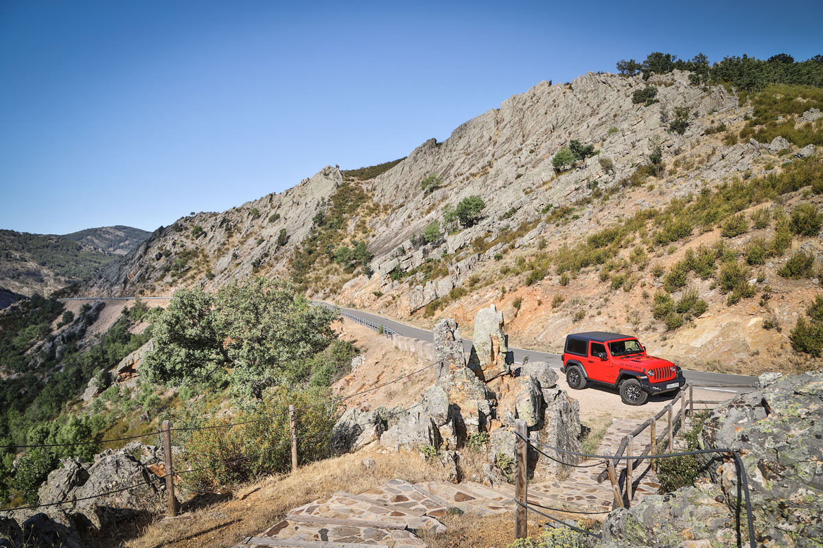 Ruta por la Sierra del Rincón con Jeep Wrangler Rubicón