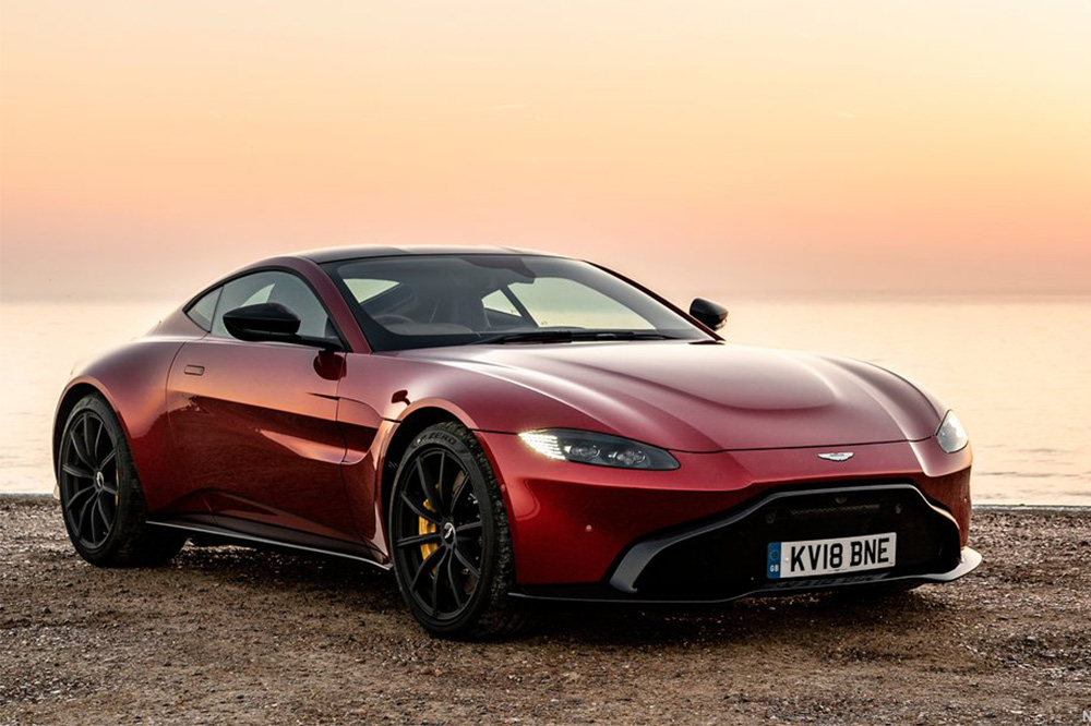 coches y motos de los pilotos de F1 vantage