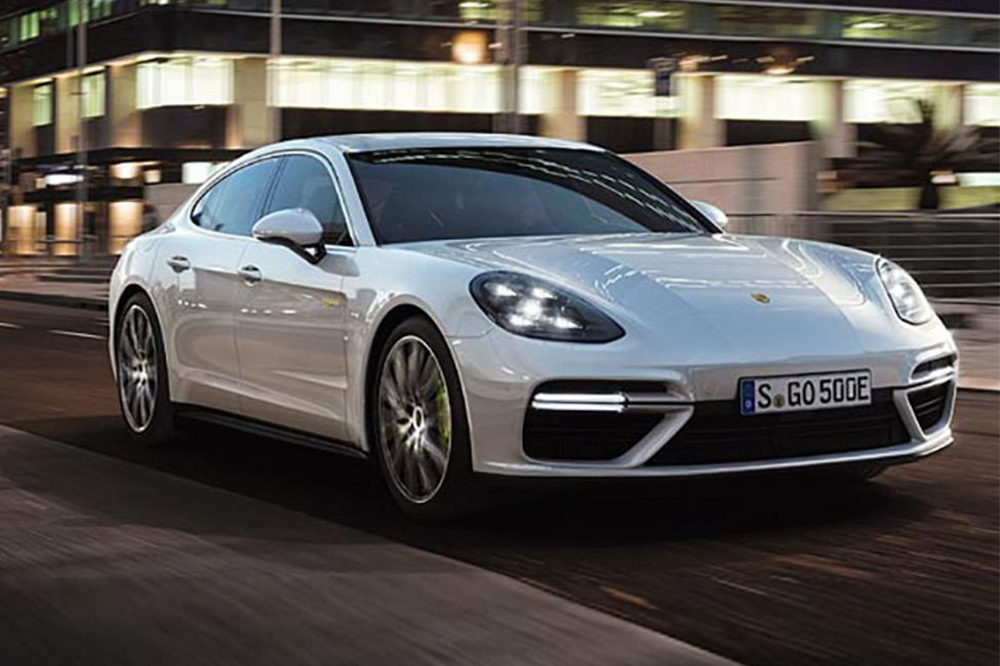 porsche con electricidad Panamera turbo s e hybrid