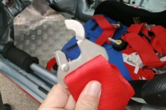 Vídeo: el porqué no debes comprar un equipo de seguridad falso para tu coche video-razon-no-debes-comprar-equipo-seguridad-falso