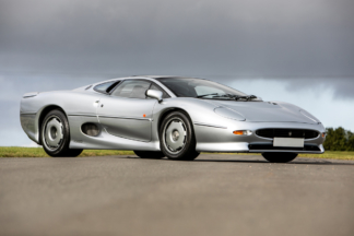 A subasta un impecable Jaguar XJ220 de 1993