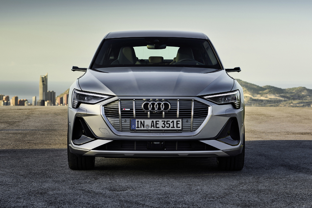 coches de producción con espejos digitales e-tron