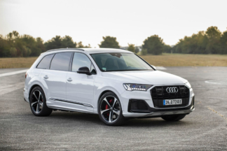 Audi Q7 60 TFSIe Quattro: 456 CV y 43 km en modo eléctrico Audi Q7 60 TFSIe Quattro