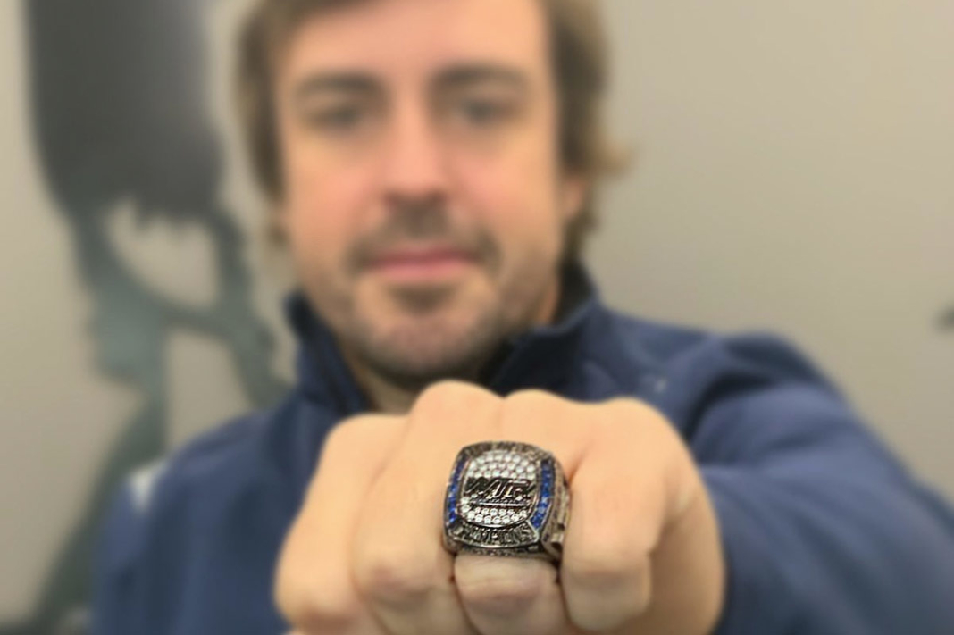 Fernando Alonso llama "payaso del día" a un periodista