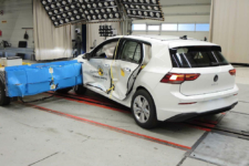 crash test del Volkswagen Golf 8