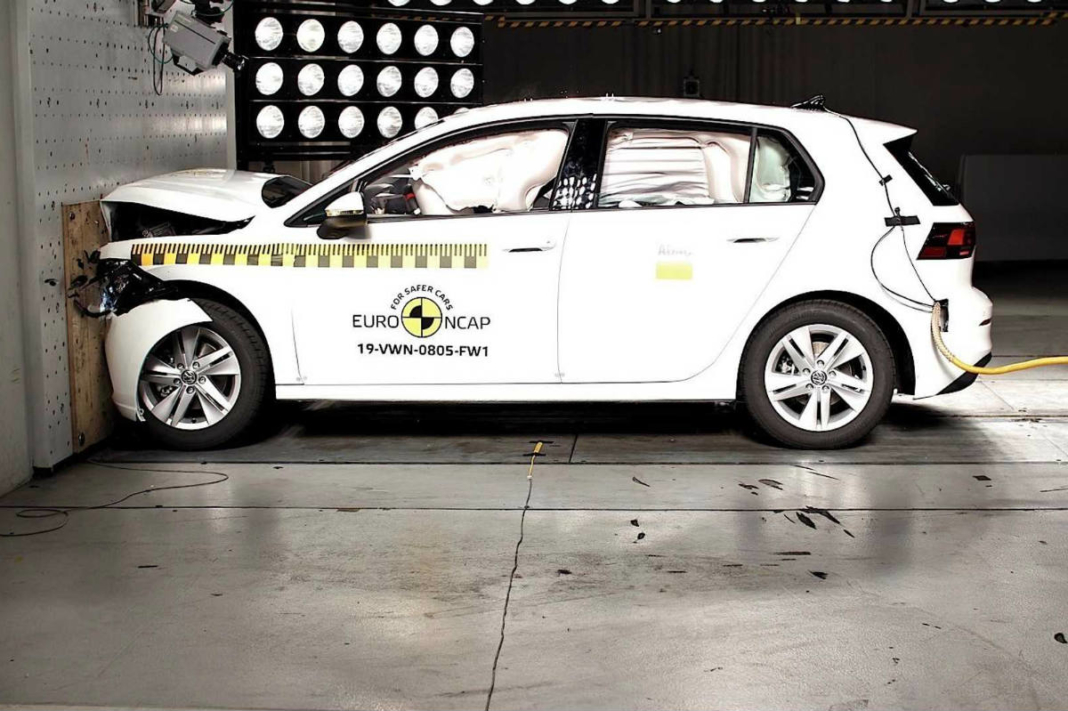 crash test del Volkswagen Golf 8