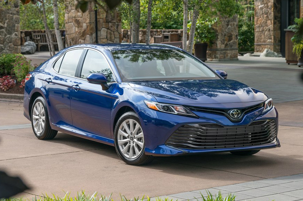 mismos coches diferentes marcas camry