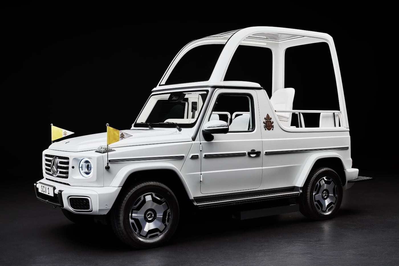 El papamóvil basado en el Mercedes Clase G eléctrico