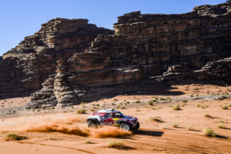 4ª etapa Dakar 2020: victoria de Peterhansel, pero Sainz sigue primero de la general