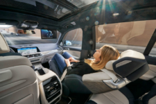 BMW X7 ZeroG Lounger