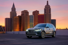 BMW X7 ZeroG Lounger