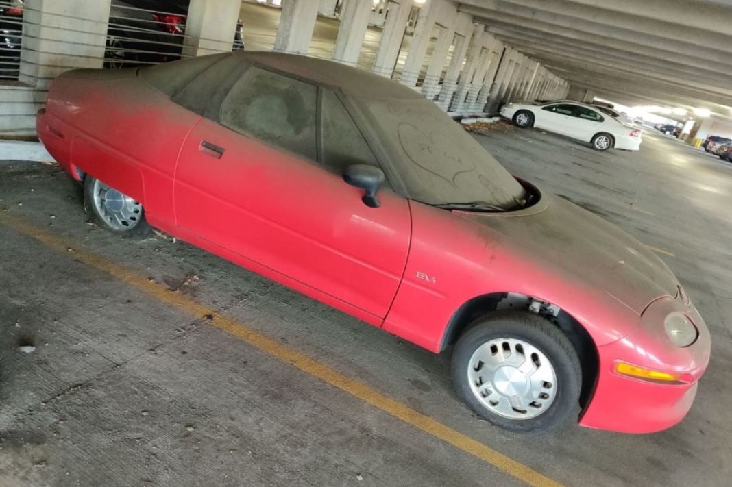 GM EV1 abandonado