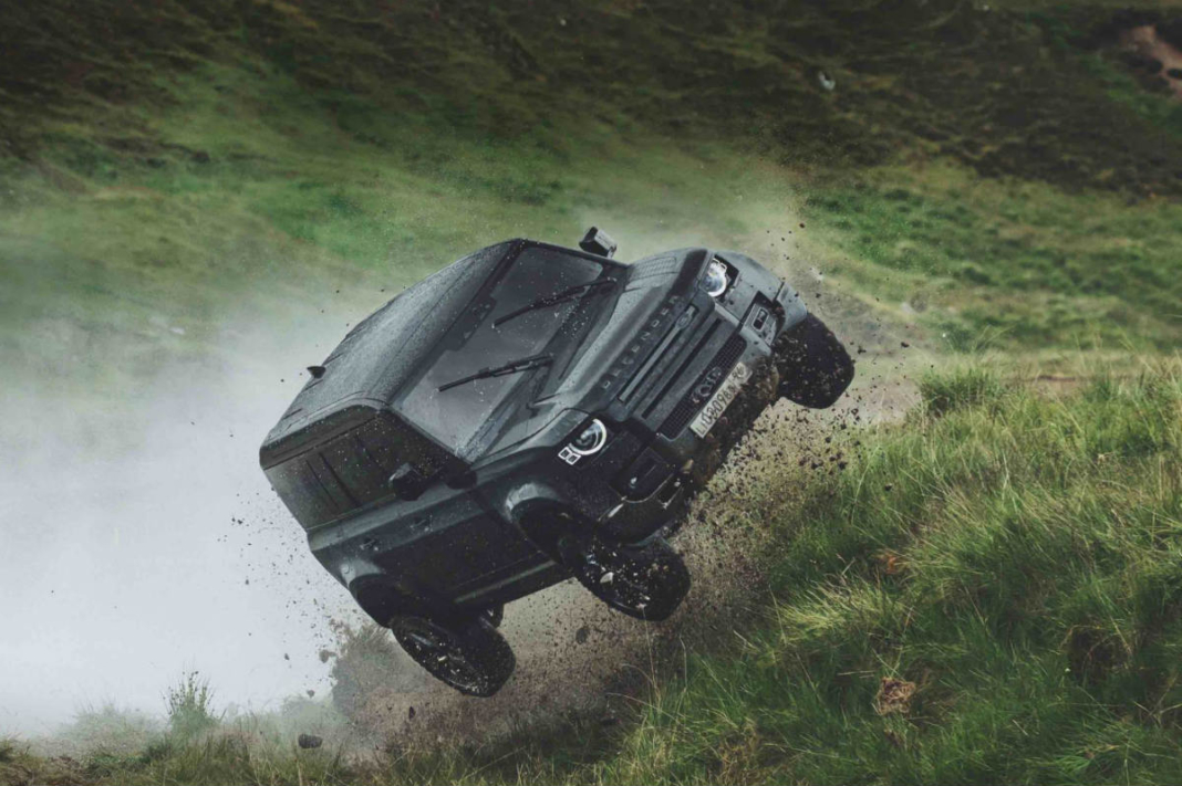 Land Rover Defender James Bond