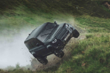 Land Rover Defender James Bond